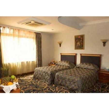 City Royal Resort Hotel Kyambogo  ภายนอก รูปภาพ