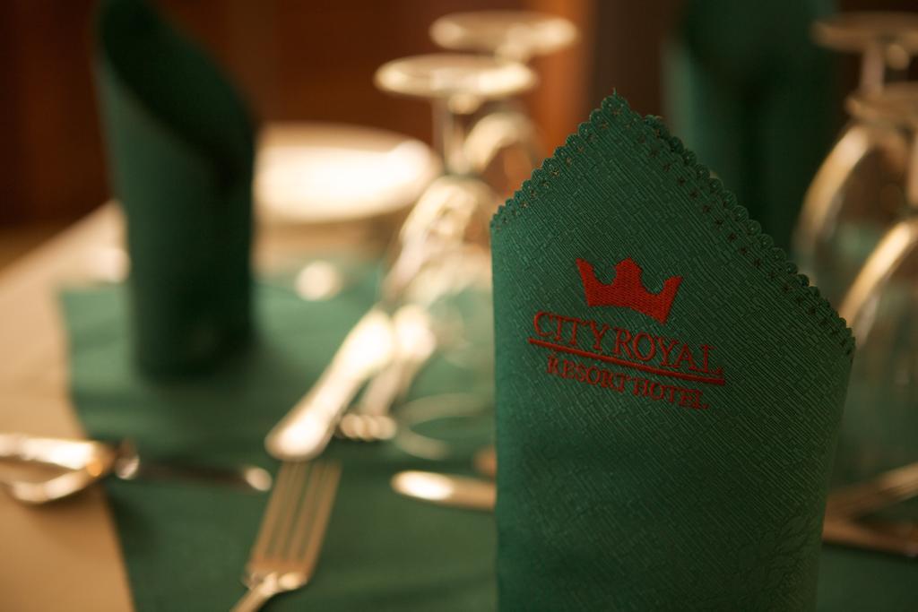 City Royal Resort Hotel Kyambogo  ภายนอก รูปภาพ