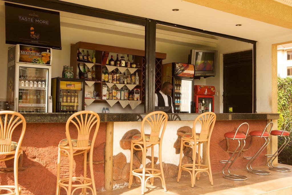 City Royal Resort Hotel Kyambogo  ภายนอก รูปภาพ
