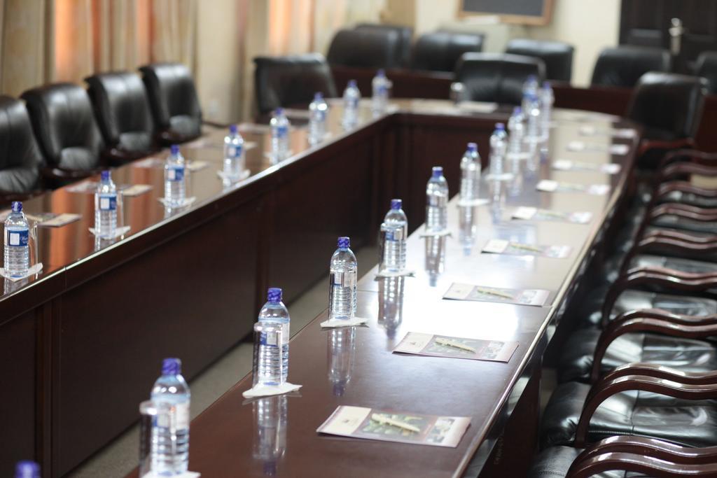 City Royal Resort Hotel Kyambogo  ภายนอก รูปภาพ