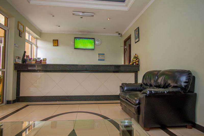 City Royal Resort Hotel Kyambogo  ภายนอก รูปภาพ
