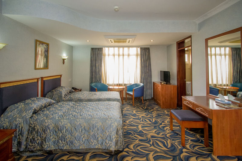 City Royal Resort Hotel Kyambogo  ภายนอก รูปภาพ