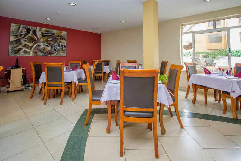 City Royal Resort Hotel Kyambogo  ภายนอก รูปภาพ