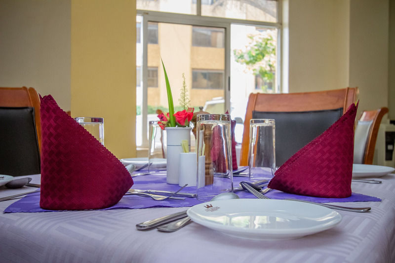 City Royal Resort Hotel Kyambogo  ภายนอก รูปภาพ