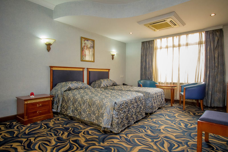 City Royal Resort Hotel Kyambogo  ภายนอก รูปภาพ