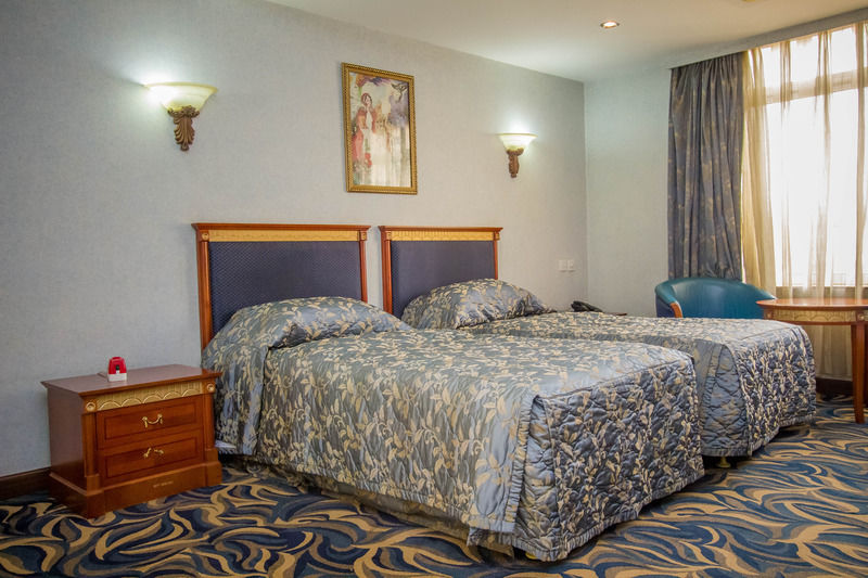 City Royal Resort Hotel Kyambogo  ภายนอก รูปภาพ