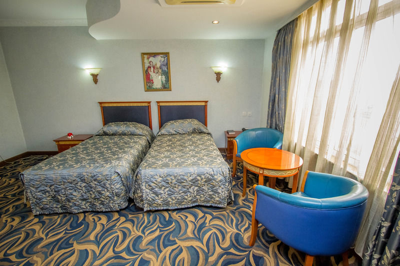 City Royal Resort Hotel Kyambogo  ภายนอก รูปภาพ