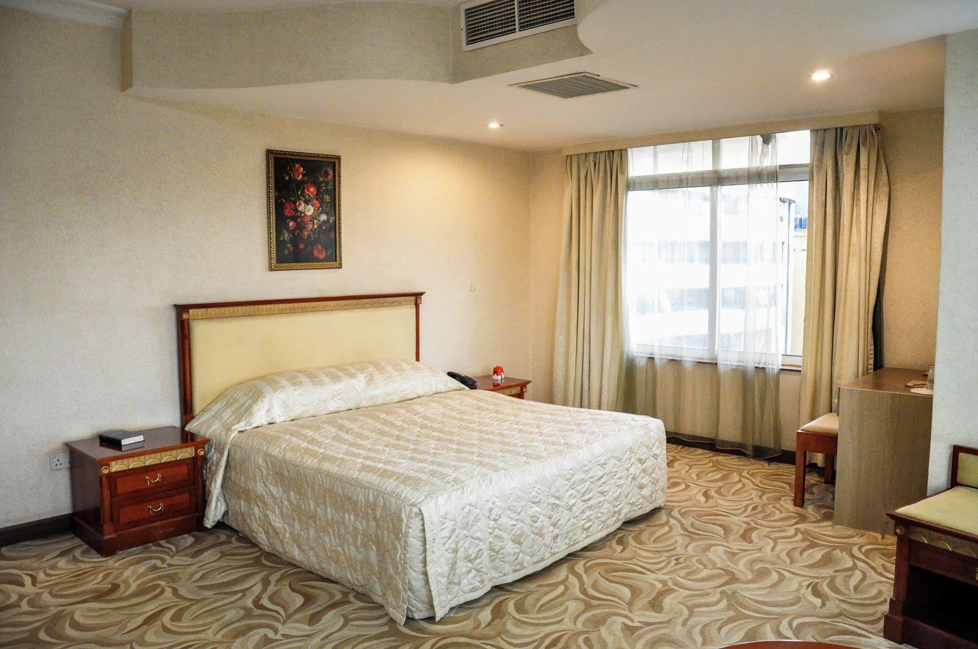City Royal Resort Hotel Kyambogo  ภายนอก รูปภาพ