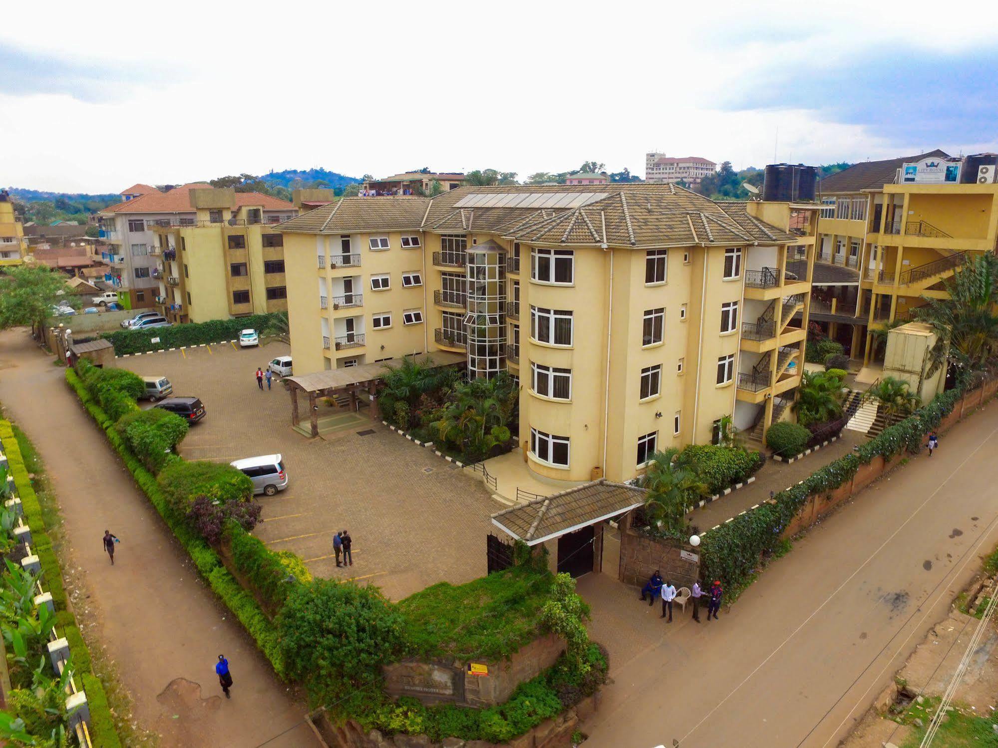 City Royal Resort Hotel Kyambogo  ภายนอก รูปภาพ
